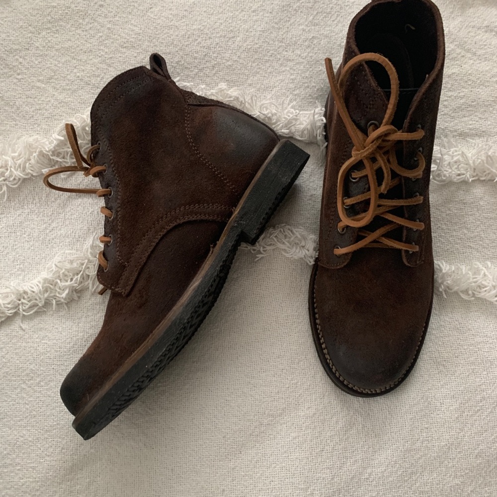 NWT Frye brown suede lace up boots